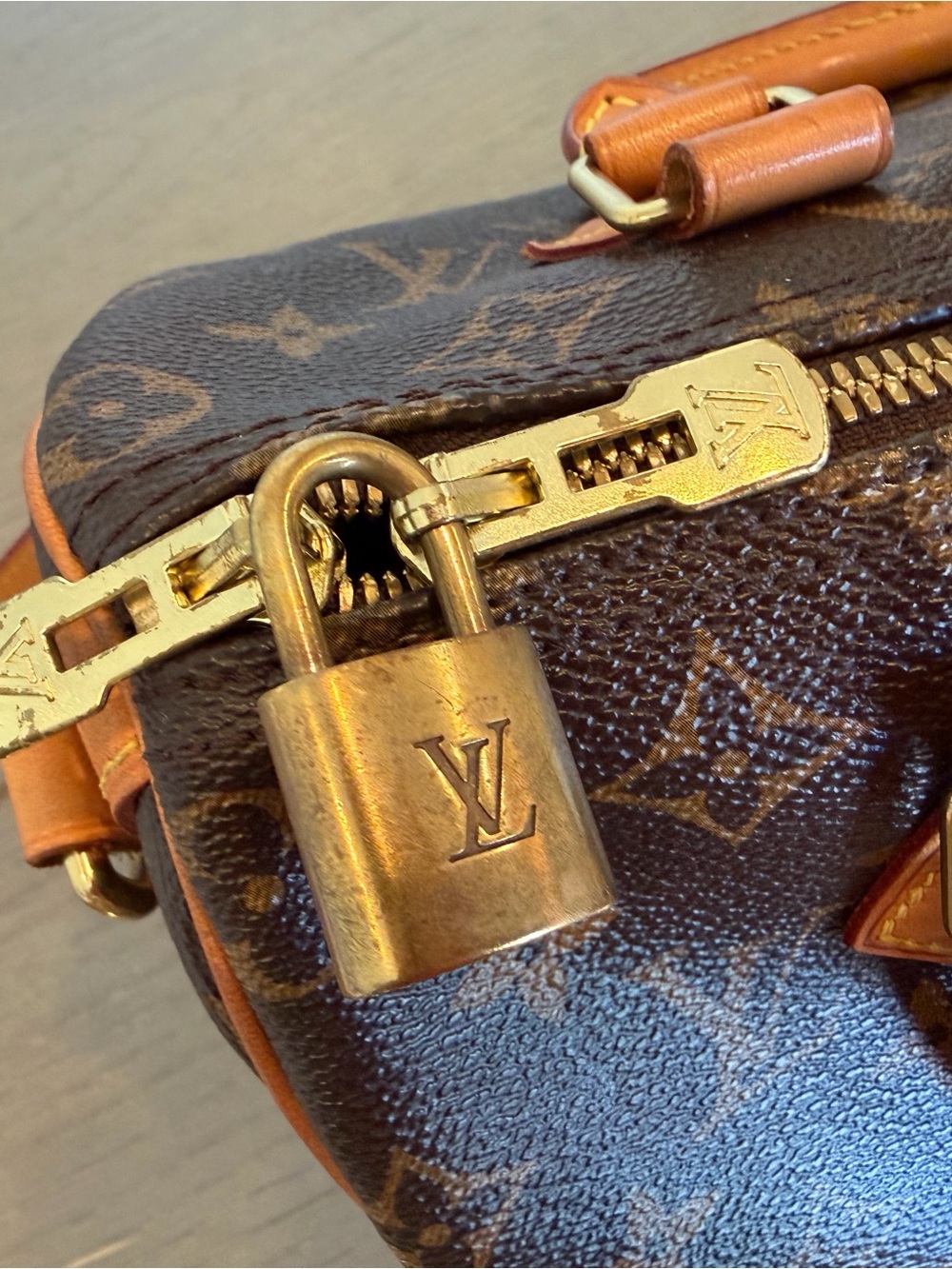 Louis Vuitton Brown Monogram speedy bandouliere 25 - Picture 4 of 13